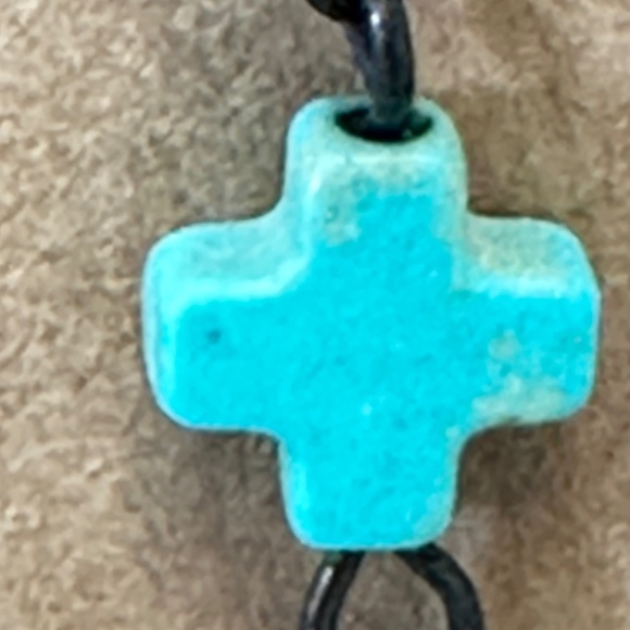 2/$20 Silver tone/copper/Howlite long dangle earrings w/feather charms - Picture 11 of 13